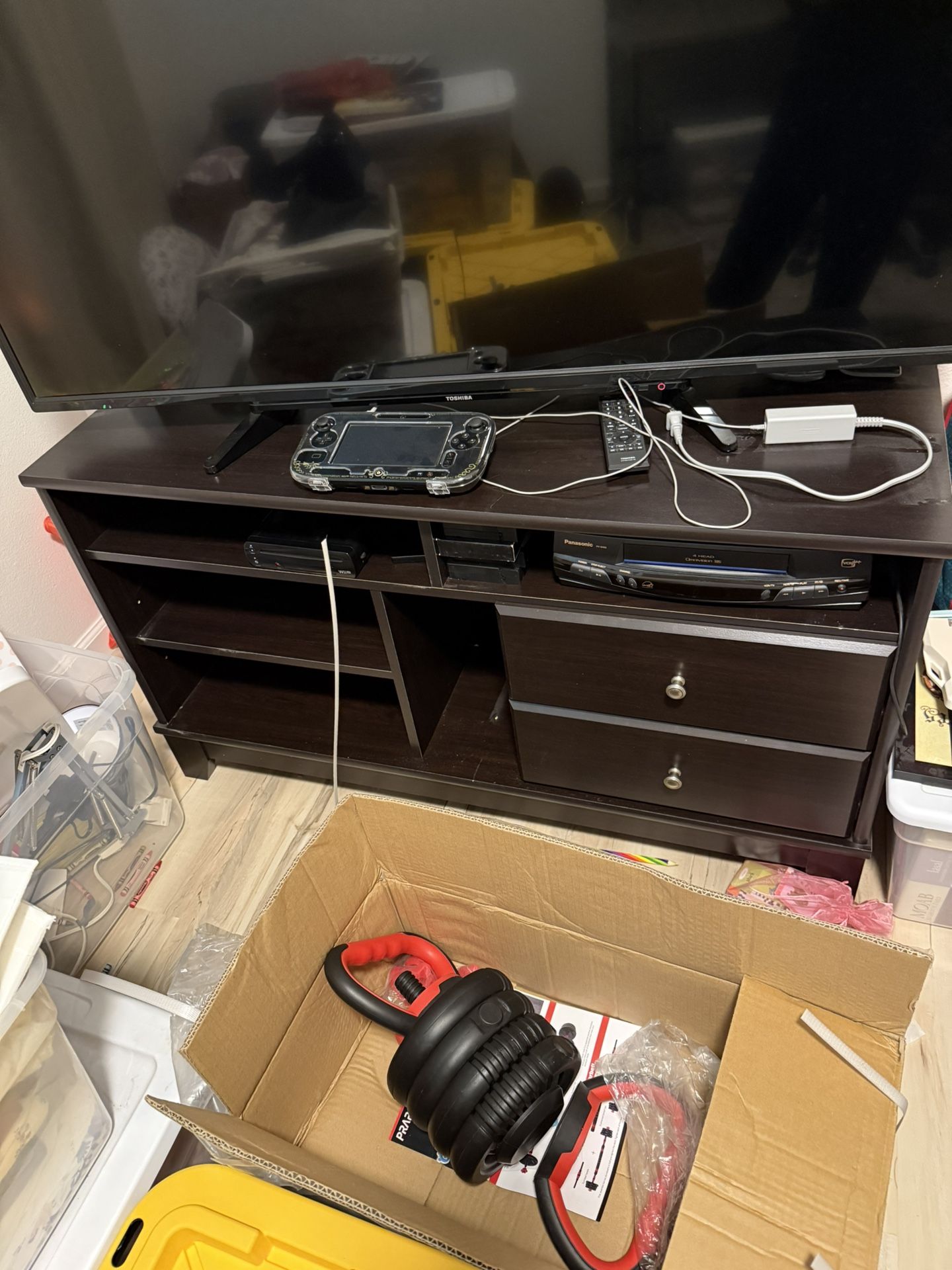 TV stand/Entertainment Center