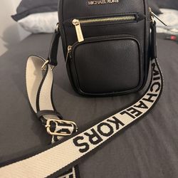 Michael kors crossbody bag