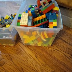 One Full Tub Of Duplos & A Duplo Train Set