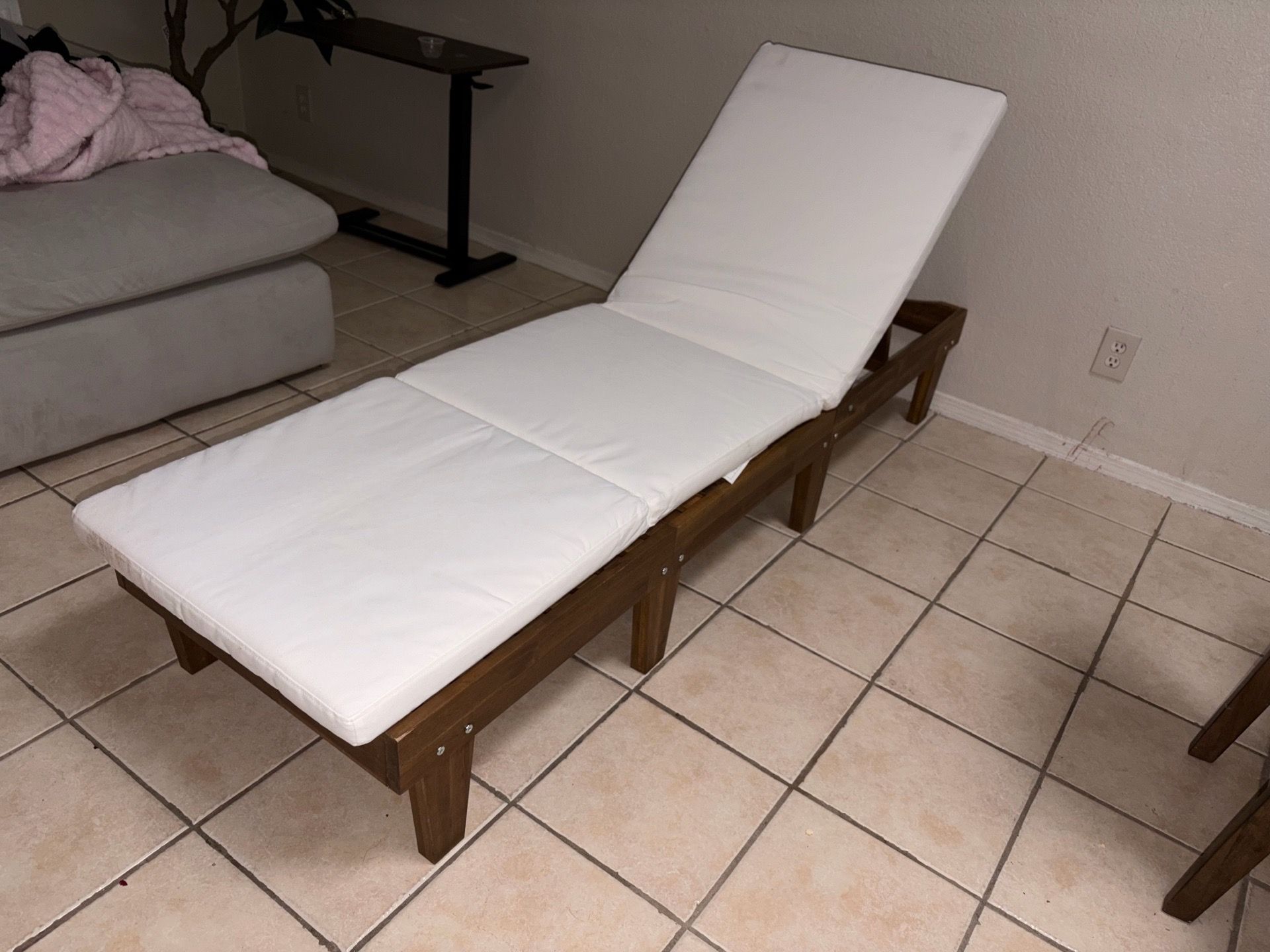Wood Outdoor Chaise Lounge, Acacia Wood Patio Furniture, Adjustable 5-Position Lounge Chairs with Cu
