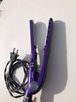 ConAir straightener for hair