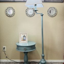 Round End Table with Matching Lamp
