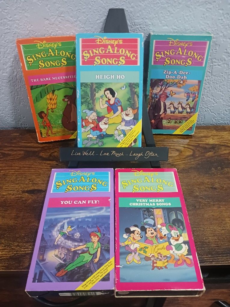 Lot of 5 Disney Sing Along Songs ●Very Merry Christmas Songs + More (VHS, 1997)