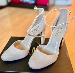 Heel sandals 7.5