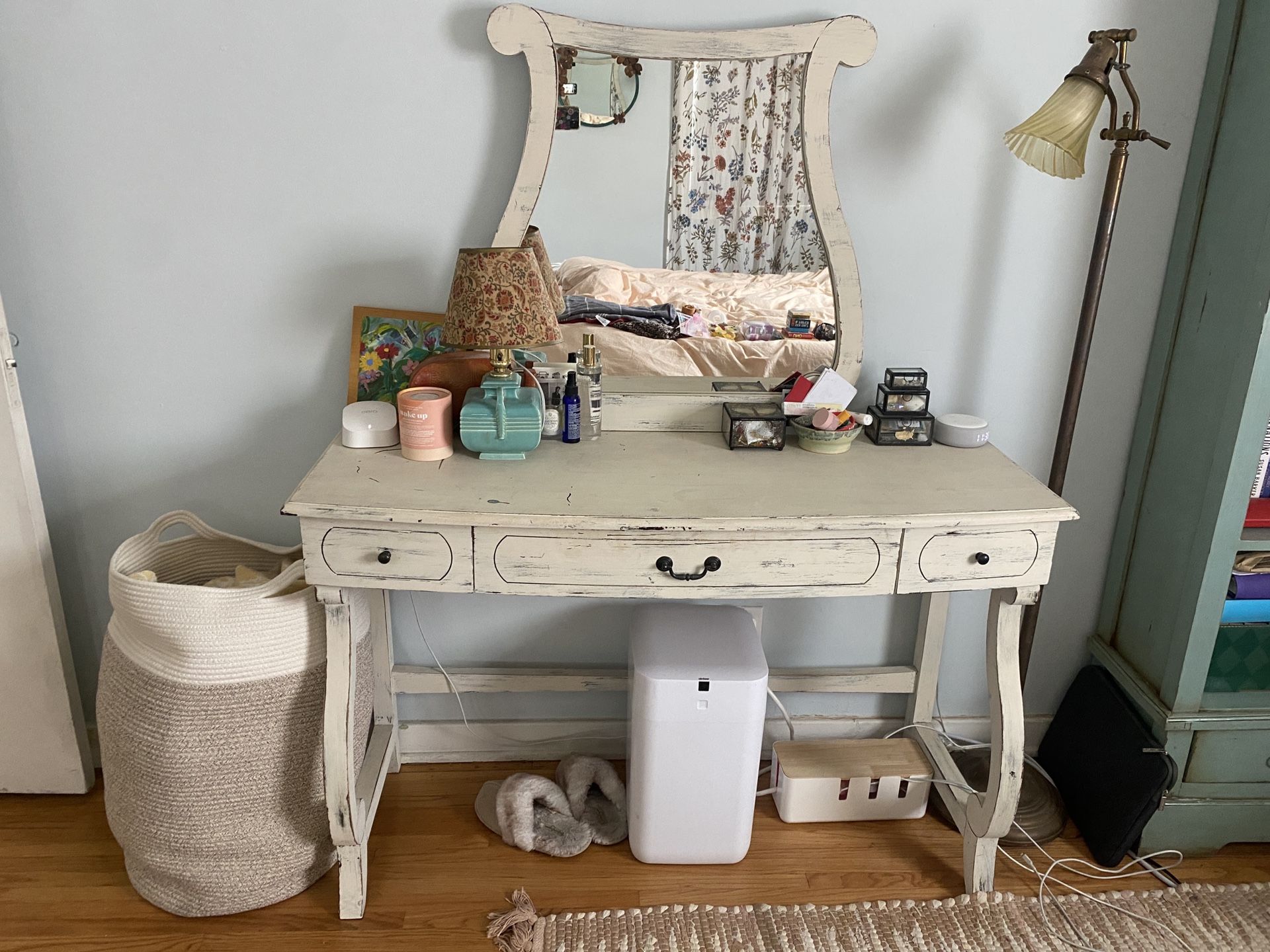 Distressed Vanity Desk With Mirror