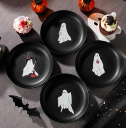 4 pack Halloween 6.75” ceramic plates