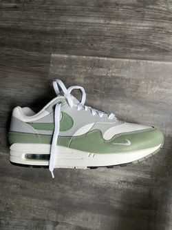 Nike Air Max 1 White Olive Leather size 9