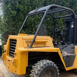 FORKLIFT CHAMP 2100