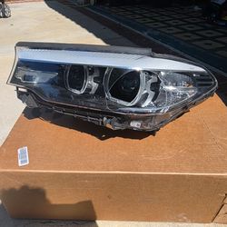 2019 BMW 530e G30 OEM Headlight Left Side