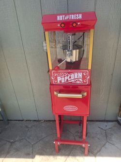 Hot fresh popcorn
