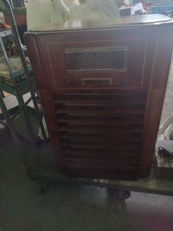 Beautiful  vintage radio