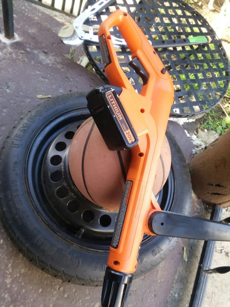 Black & Decker weed eater rechargeable