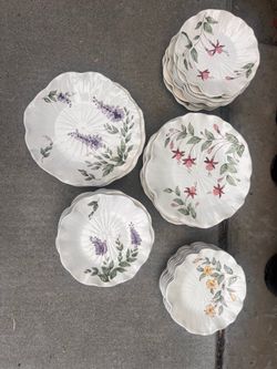 Garden flower design plates