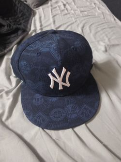 5950 fitted Yankee hat. 7 5/8 size never worn