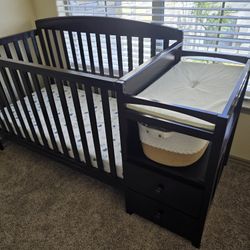 Baby Crib With Mattress 