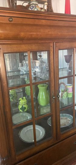Solid Wood China Cabinet / Display Hutch