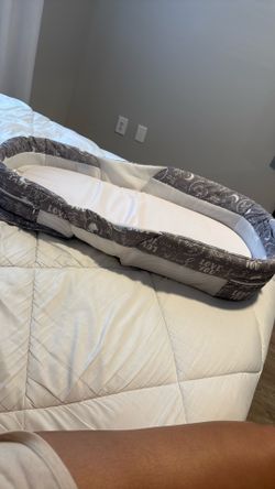 Travel bassinet
