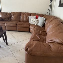 **Free-Sectional Sofa with Pull out bed