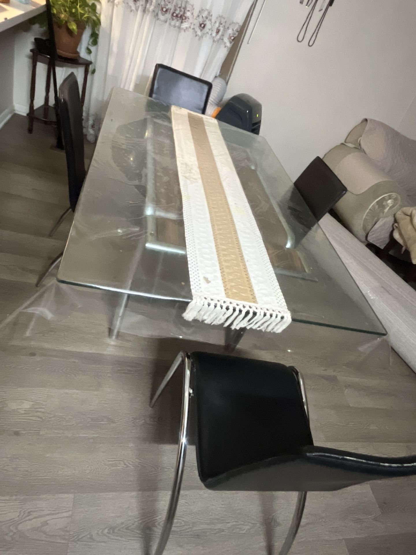 Dinig Table