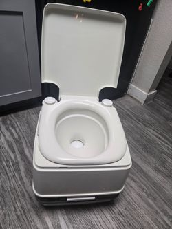 Thetford Porta Potti Portable Toilet for  Camping, Rvs boating,emergency.   Used-good condition