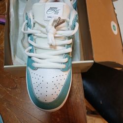 2025 Nike Dunks STORE RETAIL PRICE 120 MY PRICE 85 