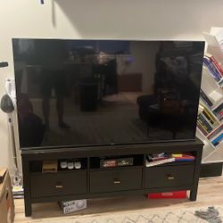 4K 65” Hisense Smart TV With $150 Wall Mount (No Power Cable)