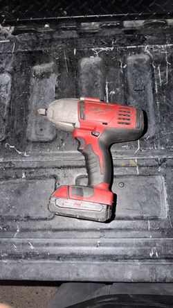 Milwaukee M18 Cordless Impact Wrench with Battery