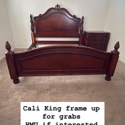Cali King Bed Frame Set 