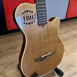 Godin Grand Concert Guitar 194034
