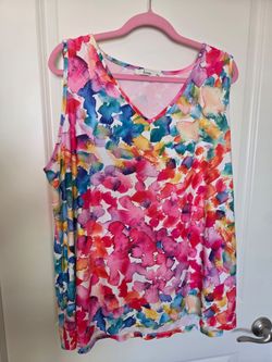 New Watercolor Floral Sleeveless V-Neck Top 2XL