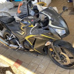 Honda 2015 300cbr 