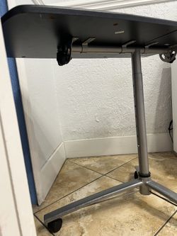 table With Wheels
