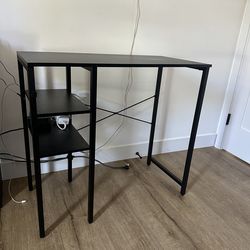 Black Desk
