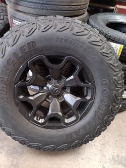 18 trx Rims 6 lugs 6x139 On used tires 325 65 18