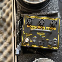 Novatron V2400 (2) Lights Set Up In Case