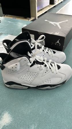 Air Jordan 6 Retro Reverse Oreo Shoe Size 10 with Box