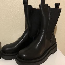 Brand New Boots Size 9