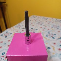 SNAP-ON  3/8 DRIVE  8MM SPLINE SOCKET 