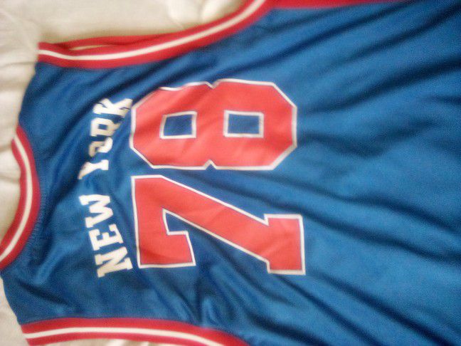 Nike Basketball classic jersey size L for Sale in The Bronx, NY - OfferUp