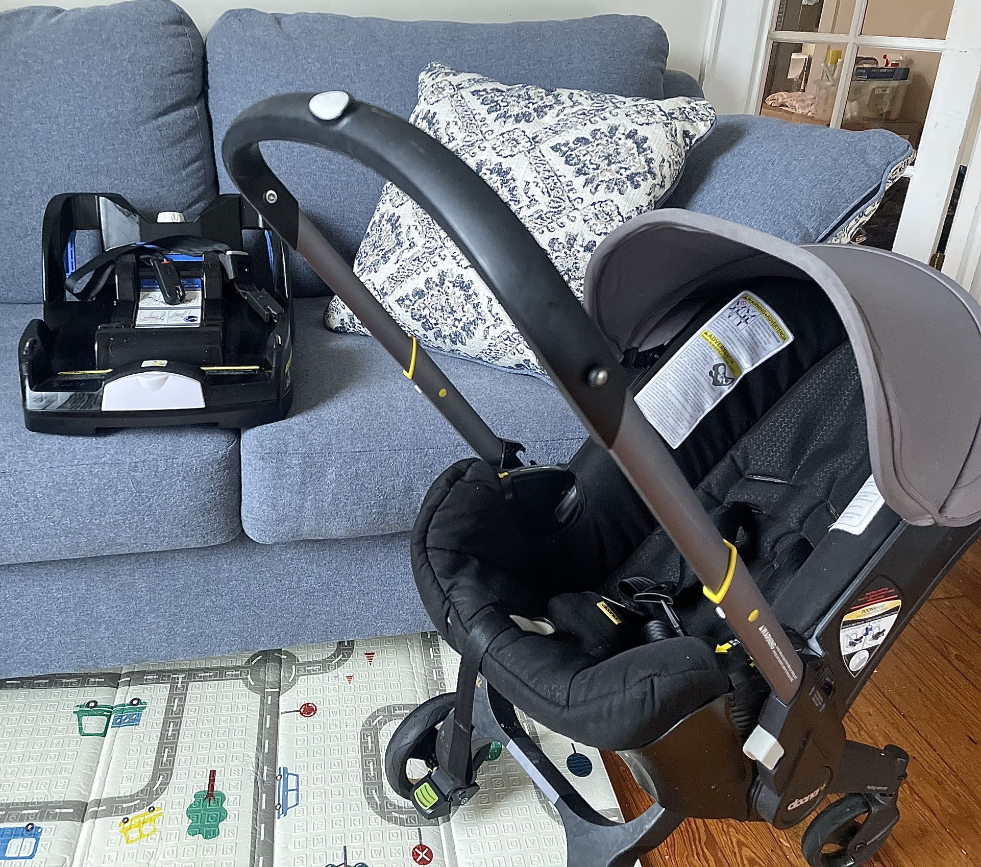Doona + Car Seat & Stroller (W/ BASE)