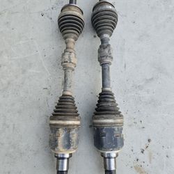 2010 - 2015 Toyota Prius driver axles (left side)