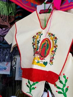 Traje de niños para el 12 de diciembre tallas 0 2 4 a $25 colores