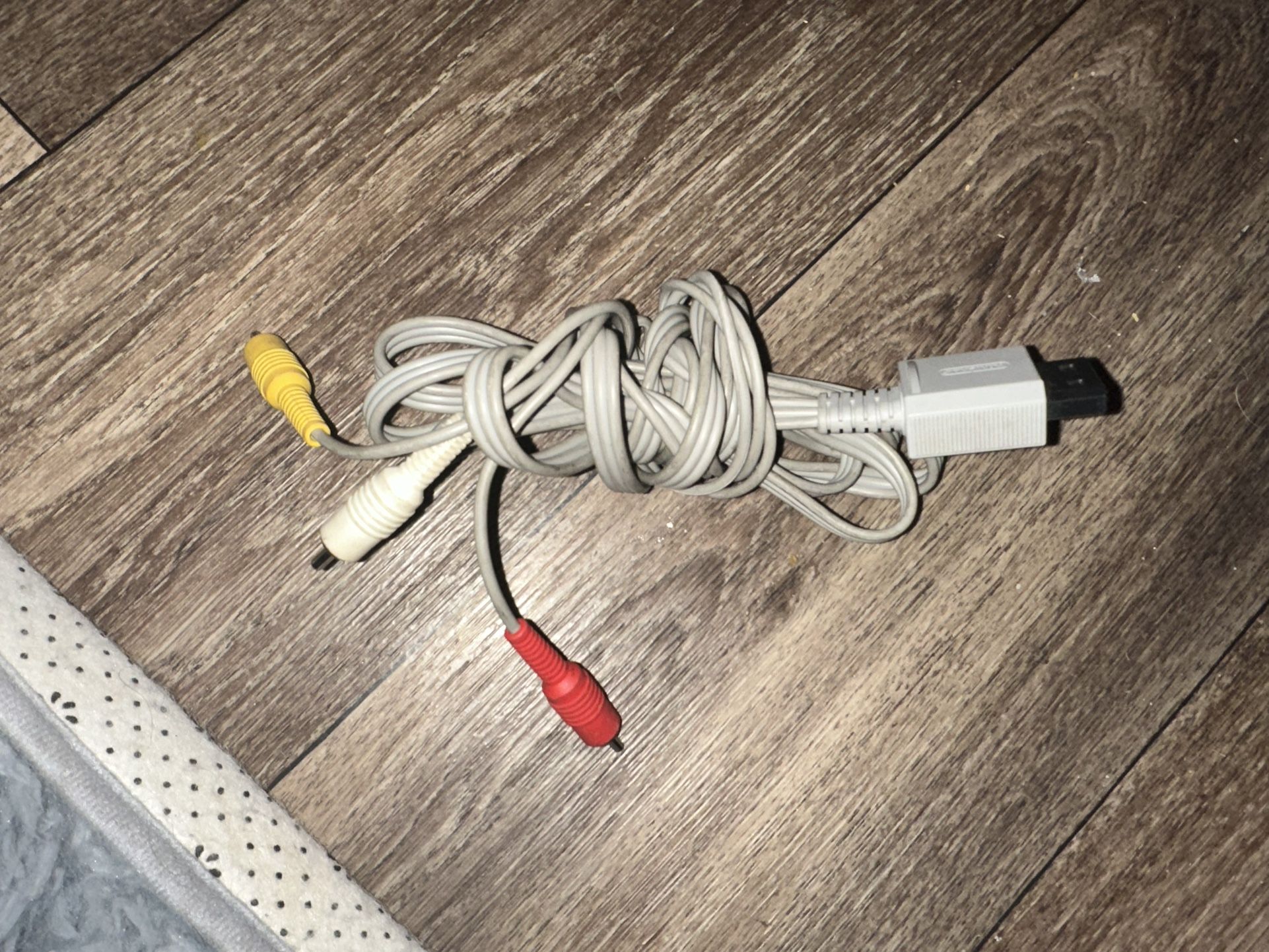 Used Original Nintendo Wii U Audio Video A/V Cable 6' inch in excellent condition located Off Simmons and lake mead area asking $5 