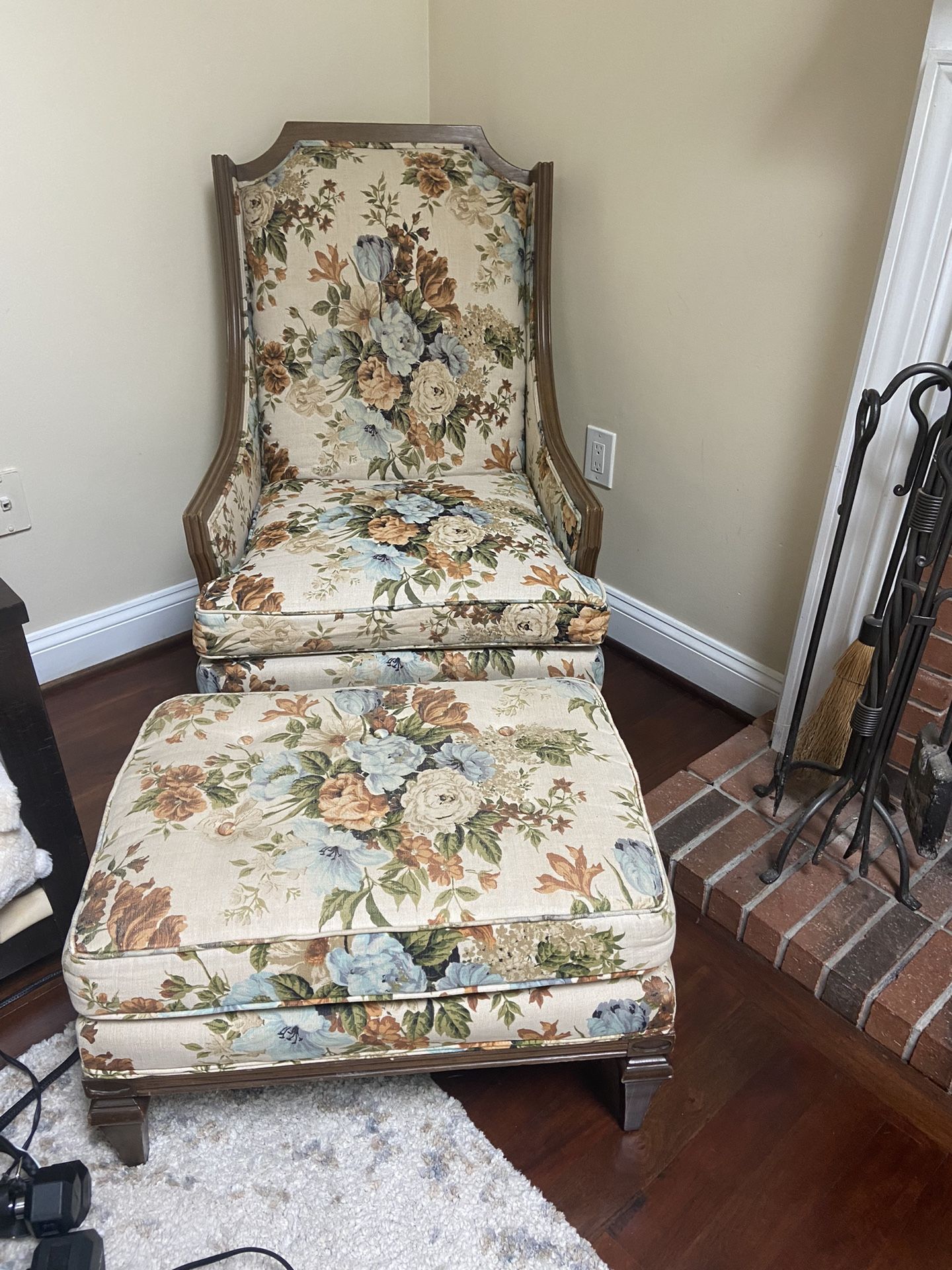 Vintage Chair And Ottoman Blue Tan Floral Nice Condition! 