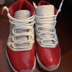 Jordan 11 Cherries Size 9 1/2 