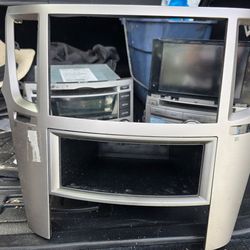 OEM Harman Kardon Navigation Radio + Dash Bezel
Fits 2013 Subaru Outback
Factory original Harman Kardon head unit with touchscreen, navigation, and XM