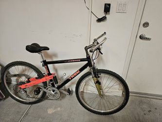 Trek 9000 Aluminum Mtn Bike