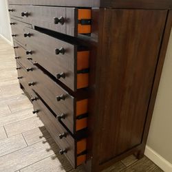 8 Drawer Dresser