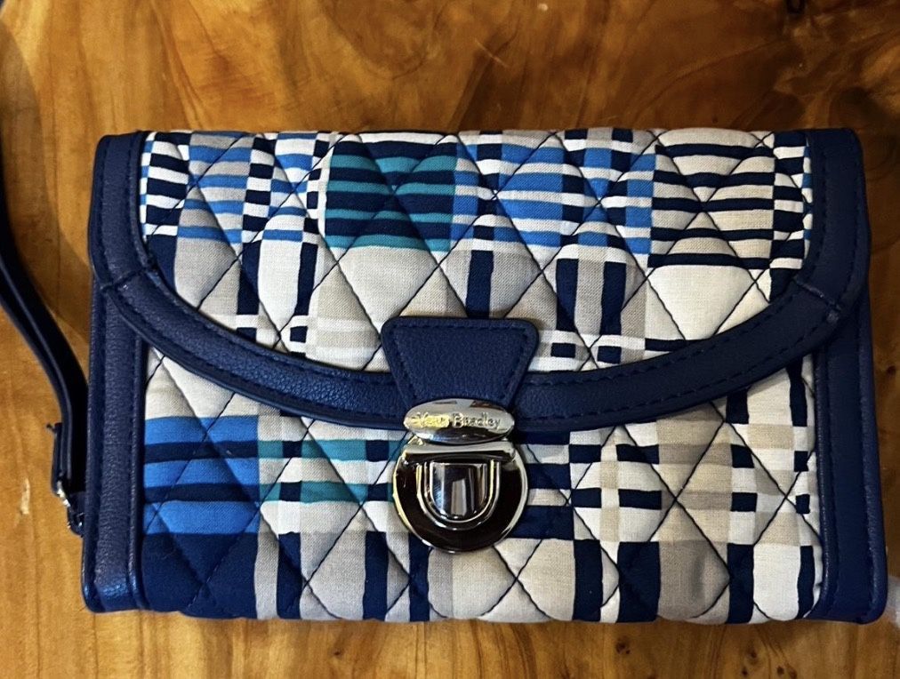 Vera Bradley checkered wallet women’s blue excellent condition