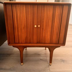 End Table/ Nightstand 